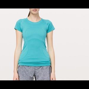 LULU LEMON turquoise shirt sleeve!